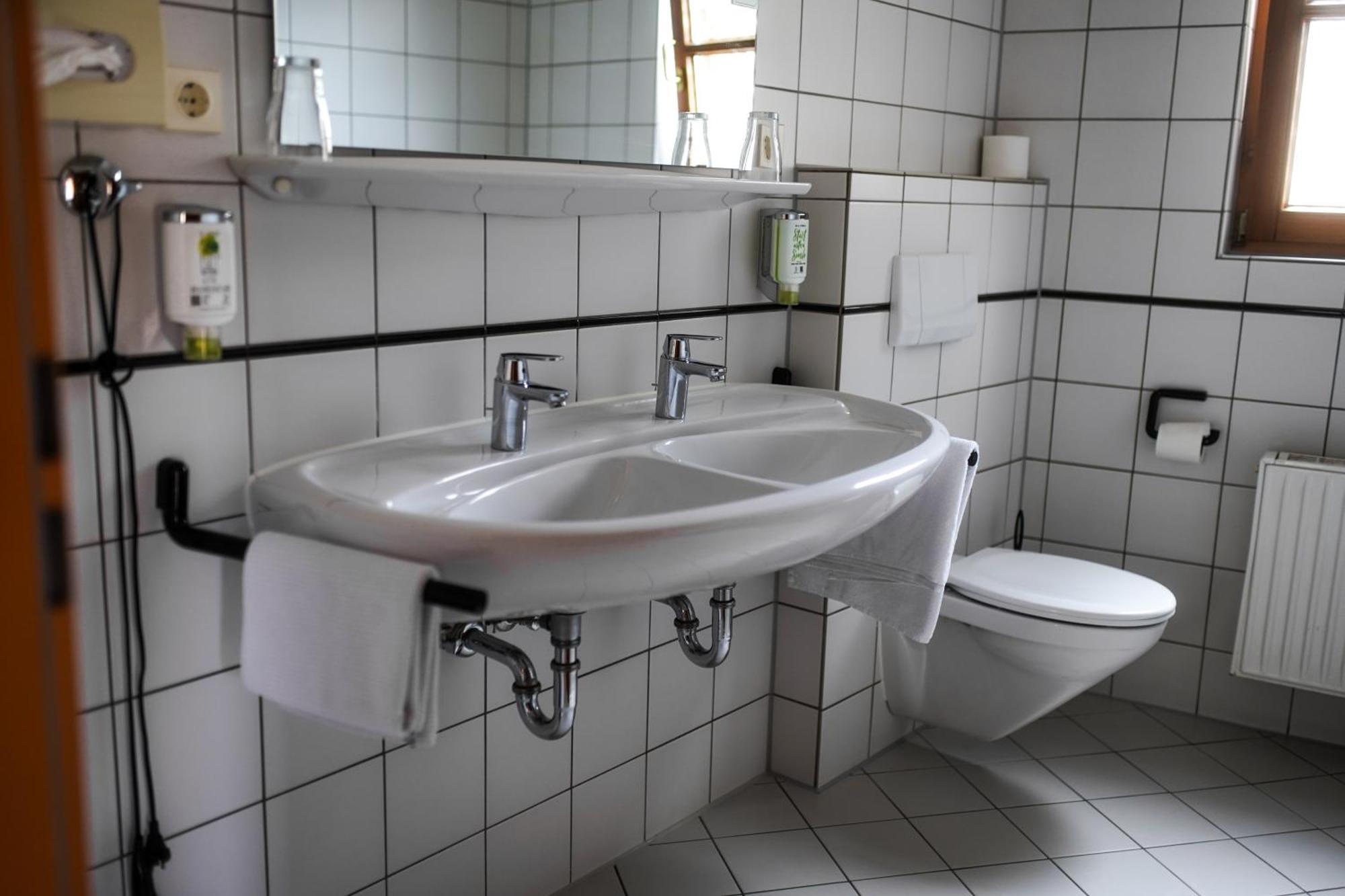 Hotel Erlenbacher Hof Bad Homburg vor der Höhe Esterno foto