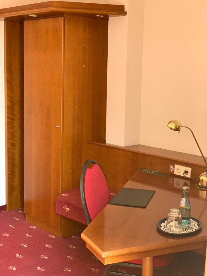 Hotel Erlenbacher Hof Bad Homburg vor der Höhe Esterno foto