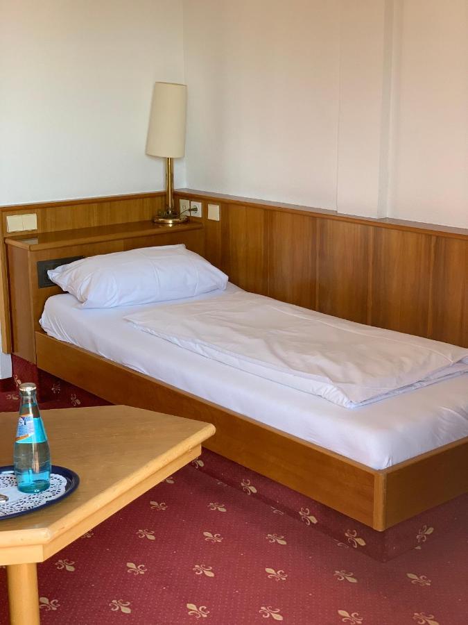 Hotel Erlenbacher Hof Bad Homburg vor der Höhe Esterno foto