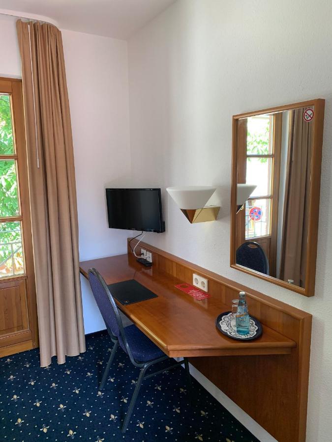Hotel Erlenbacher Hof Bad Homburg vor der Höhe Esterno foto